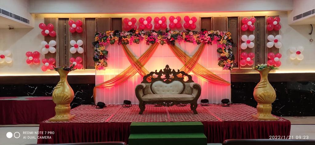 Looking to book Banquet Hall / Marriage Hall / Party Hall at the best price? Banquet Hall Near Me Hotel Highway Express NH48