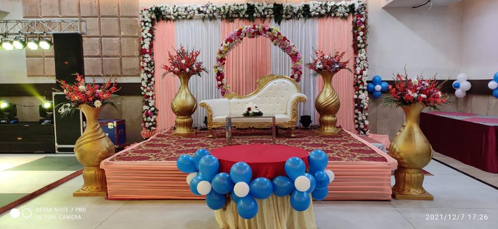 Looking for Banquet Hall / Marriage Hall / Party Hall For Celebrations finest Prices? Book Banquet Hall Near Me Today Hotel Highway Xpress NH48